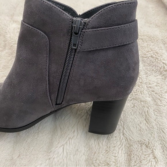 Gianni Bini Memory Foam Gray Suede Ankle Boots with Block Heel Size 7 - Picture 10 of 14